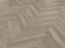 Discount flooring solutions is north metro's only wholesale flooring supplier. Karndean Knight Tile Grey Limed Oak Sm Kp138 Herringbone