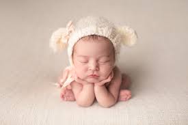 the perfect newborn photography posing