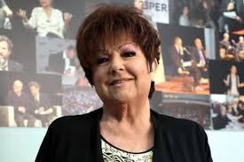 L'episodio è avvenuto nella notte. Sanremo Festival Orietta Berti Strikes Again Here S What Happened To The Beloved Singer Curler Ruetir