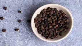 What are the benefits of drinking black pepper water?