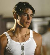 The three explore the mansion through its empty hallways and rooms. What Happened To Josh Hartnett Anotherman