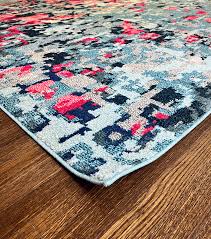 how to flatten a rug corner