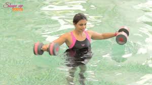 Aqua Aerobics Exercises Say Goodbye To Love Handles With Water Dumbbell Workout Routine