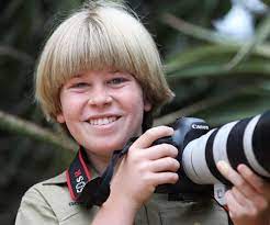 This type of response is rare for the young mum, who normally keeps an upbeat and positive public persona. Robert Irwin Biography Facts Childhood Family Of Australian Tv Host Wildlife Enthusiast