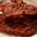 How do you keep precooked bacon crispy?