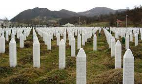 Ölmek istiyordum, masum insanları koruma sözü verdiğimiz halde bize sığınan insanları koruyamadığımız için kendimi affetmiyorum. Srebrenica Massacre Wikipedia