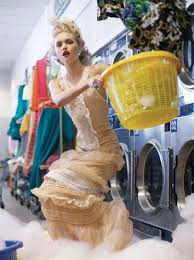 Atau mungkin anda punya pakaian yang harus dicuci dengan tangan karena bahannya. 5 Cara Mencuci Baju Yang Benar Bagi Pemula Ini Tahapnya
