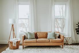 what colour rugs work with a grey couch