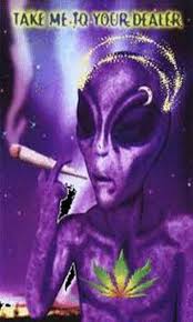 free alien smokes weed live wallpaper