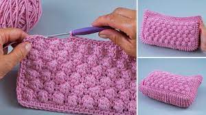 easy crochet cosmetic bag for beginners