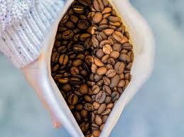 Light Roast Vs Dark Roast Coffee Which Should You Drink By Wakuli Medium