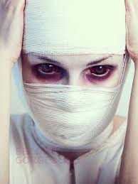 scary mummy eye makeup for halloween