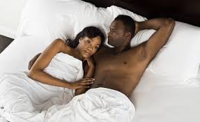 Résultat de recherche d'images pour "couple africain dans un lit"