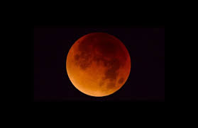 Nguyệt thực là hiện tượng thiên văn khi mặt trăng đi vào hình chóp bóng của trái đất, đối diện với mặt trời. Jk9gedeqnjqcfm