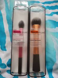 expert face and setting brushes