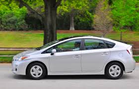 2010 toyota prius review ratings