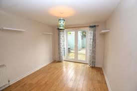 1 bed flats to in west sus