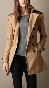 Burberry Vintage Reymoore Female Trench