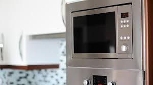 5 Things To Consider Before You Buy A Microwave Oven