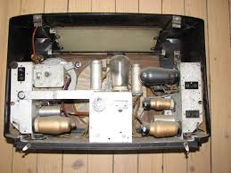 vintage radio modded into a docking