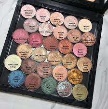 neutral shimmer eyeshadow palette