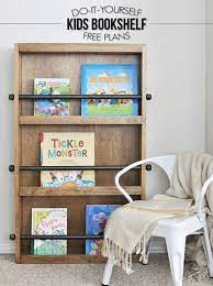 Nursery Bookshelf Ideas With Cute And