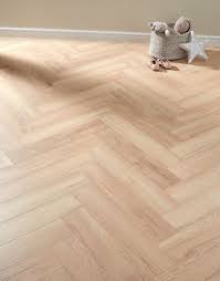 elegant oak laminate flooring