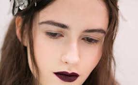 16 ways to wear dark lipstick in the summer