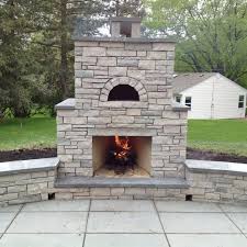 Outdoor Fireplace And Pizza Oven