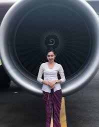 Lion air salah satu maskapai penerbangan dengan rute ke 36 kota di indonesia. Viral Curhatan Pramugari Cantik Di Instagram Ternyata Begini Kehidupan Di Balik Senyum Dan Keramahan Mereka Di Pesawat