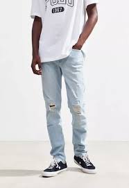 What To Wear With Light Blue Jeans 9 Stylish Outfits For Guys The Boardwalk
