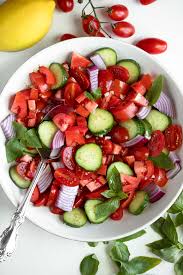 balsamic tomato salad with cuber and