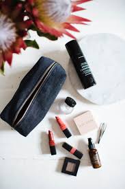 make this easy diy makeup bag