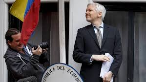 Damit könne assange die botschaft verlassen, so der präsident. Whistleblower Julian Assange Setzt Hoffnung Auf Donald Trump Archiv