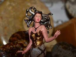 化石女神- 美杜莎Medusa @ 菊海神遊Swimming with Ammonites :: 痞客邦::