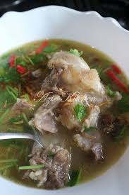 Hanya saja yang tidak banyak orang tahu adalah bagaimana sop kambing merupakan salah satu hidangan dengan rasa yang lezat yang cukup mudah ditemukan di indonesia. Sup Kaki Lembu Yang Sangat Digemari Azie Kitchen