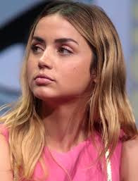 Ana de armas had a major role in the movie, war dogs and she had played the wife of miles teller's character. File Ana De Armas 36067438621 Cropped Jpg Wikimedia Commons