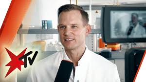 In der sendung vom 6. Hendrik Streeck So Hart Arbeitet Deutschlands Bekanntester Virologe Stern Tv Youtube