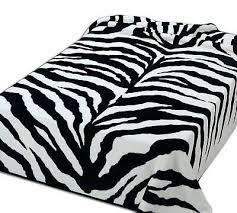 Coperta trapuntata di pile agnellato zebra disponibile nella misura per letto matrimoniale. Coperta Matrimoniale Due Piazze Invernale Zebrata Zebra Etnica Nera Bianca Nero Ebay