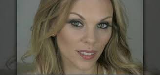 sultry kylie minogue makeup look