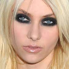 taylor momsen makeup black eyeshadow