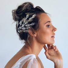 Half up half down wedding guest hairstyles. 40 Trendy Wedding Hairstyles For Short Hair Every Bride Wants In 2021