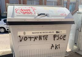 Oleada de pintadas en el centro de Burgos contra la clase política |  BURGOSconecta