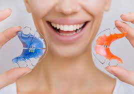 Pros and Cons of Removable and Fixed Retainers | Cawthra Dental