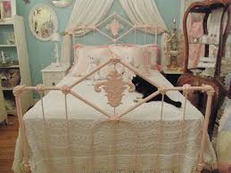 shabby chic bedroom furniture