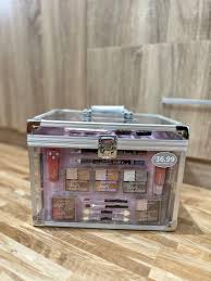 the color insute makeup box set