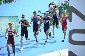 Le triathlon est un sport récent qui a fait son entrée aux jeux olympiques en 2000 à sydney. Xt1shfotnh7 Cm