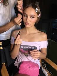 how lily rose depp did her pretty in