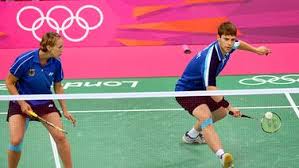 The game is named for badminton, the country estate of the dukes of beaufort in gloucestershire, england, where it was. So Funktioniert Badminton Die Regeln Sportschau Sportschau De Olympia Sportarten