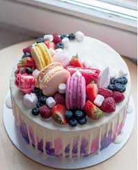 Macarons Berry Cake 2
